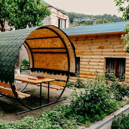 Hayi Tun Guest House Goris Exterior foto