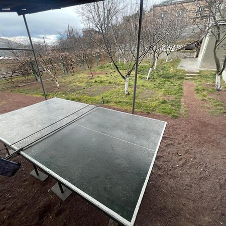 Hayi Tun Guest House Goris Exterior foto