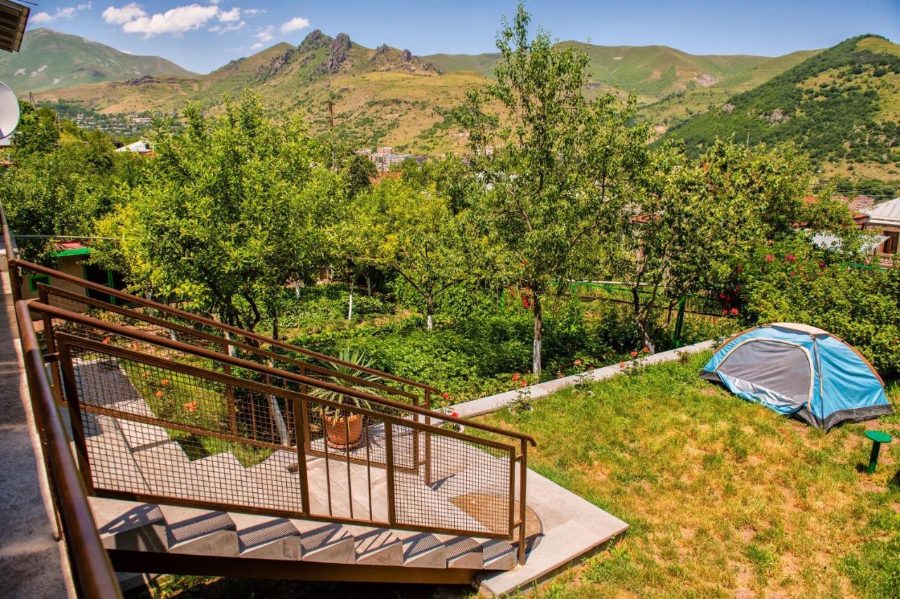 Hayi Tun Guest House Goris Exterior foto