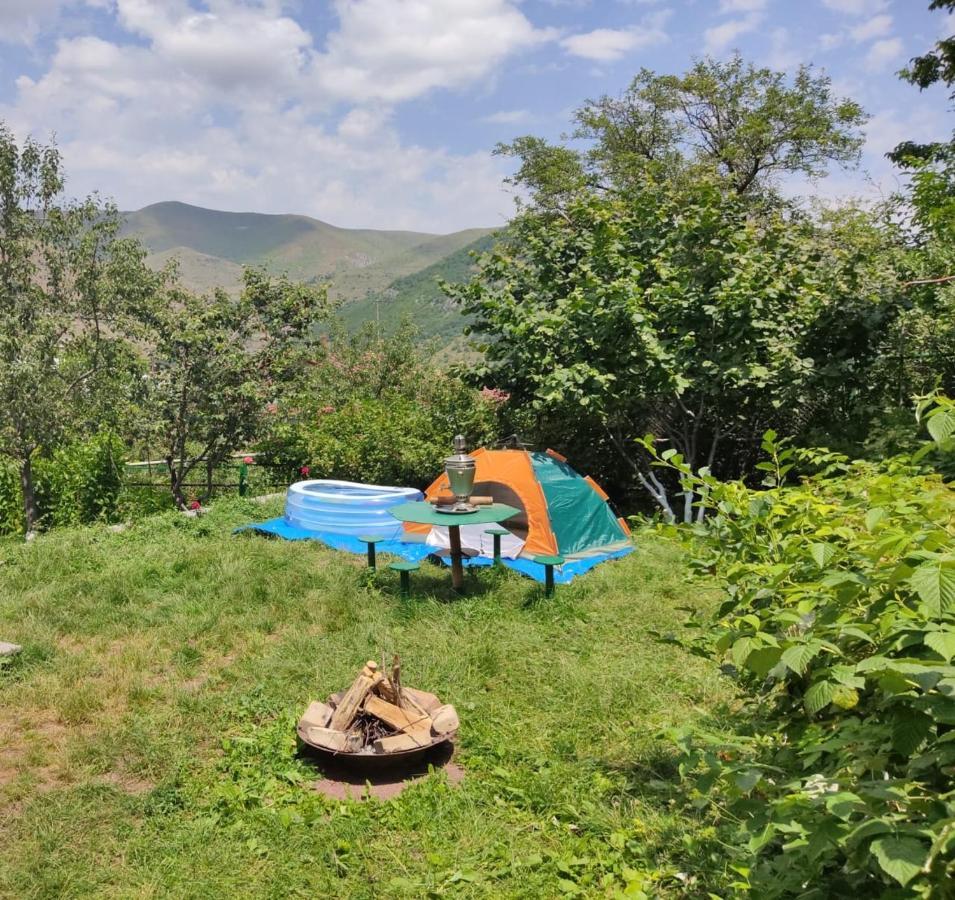 Hayi Tun Guest House Goris Exterior foto