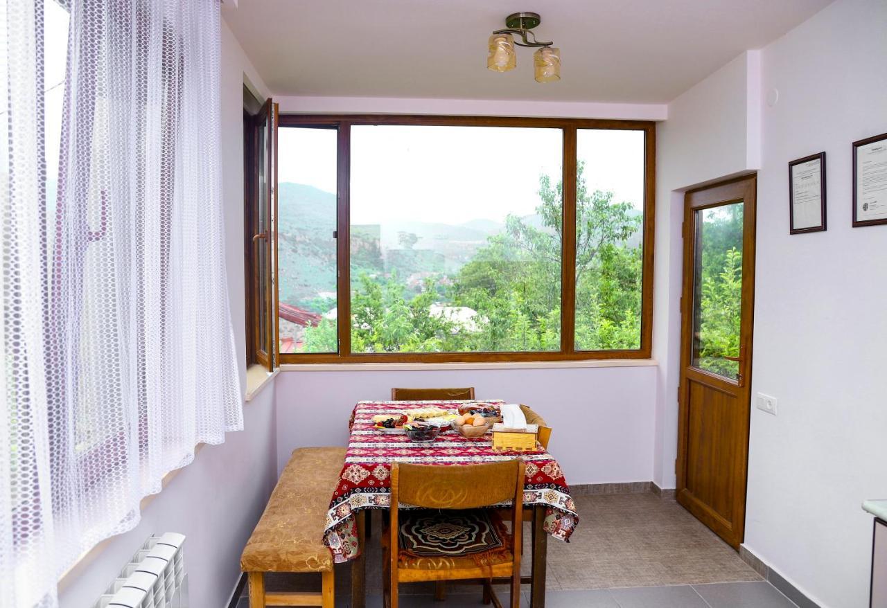 Hayi Tun Guest House Goris Exterior foto