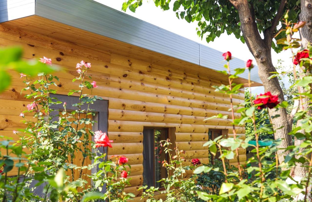 Hayi Tun Guest House Goris Exterior foto