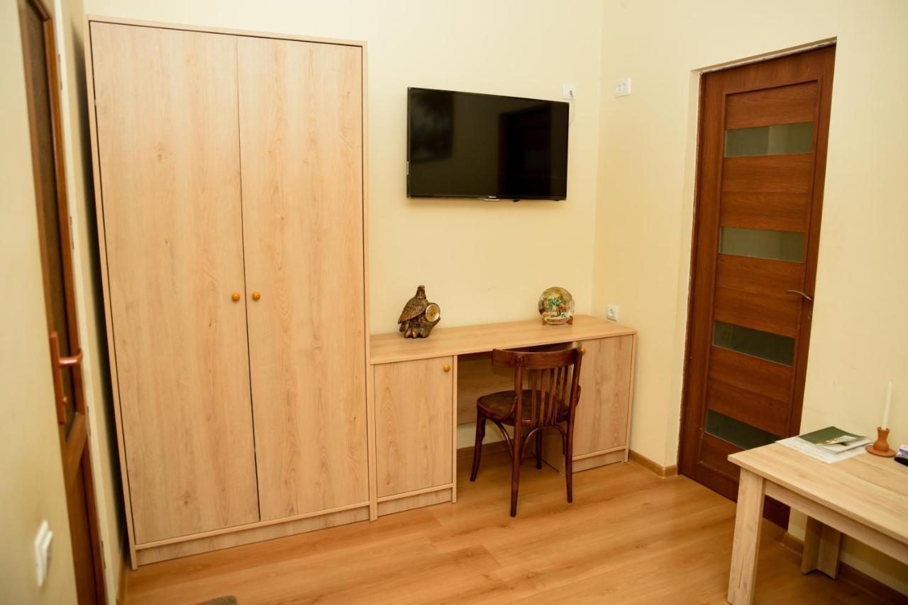Hayi Tun Guest House Goris Exterior foto