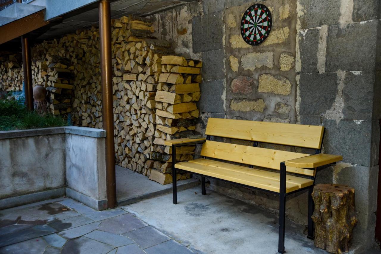 Hayi Tun Guest House Goris Exterior foto
