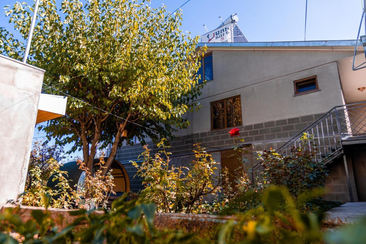 Hayi Tun Guest House Goris Exterior foto